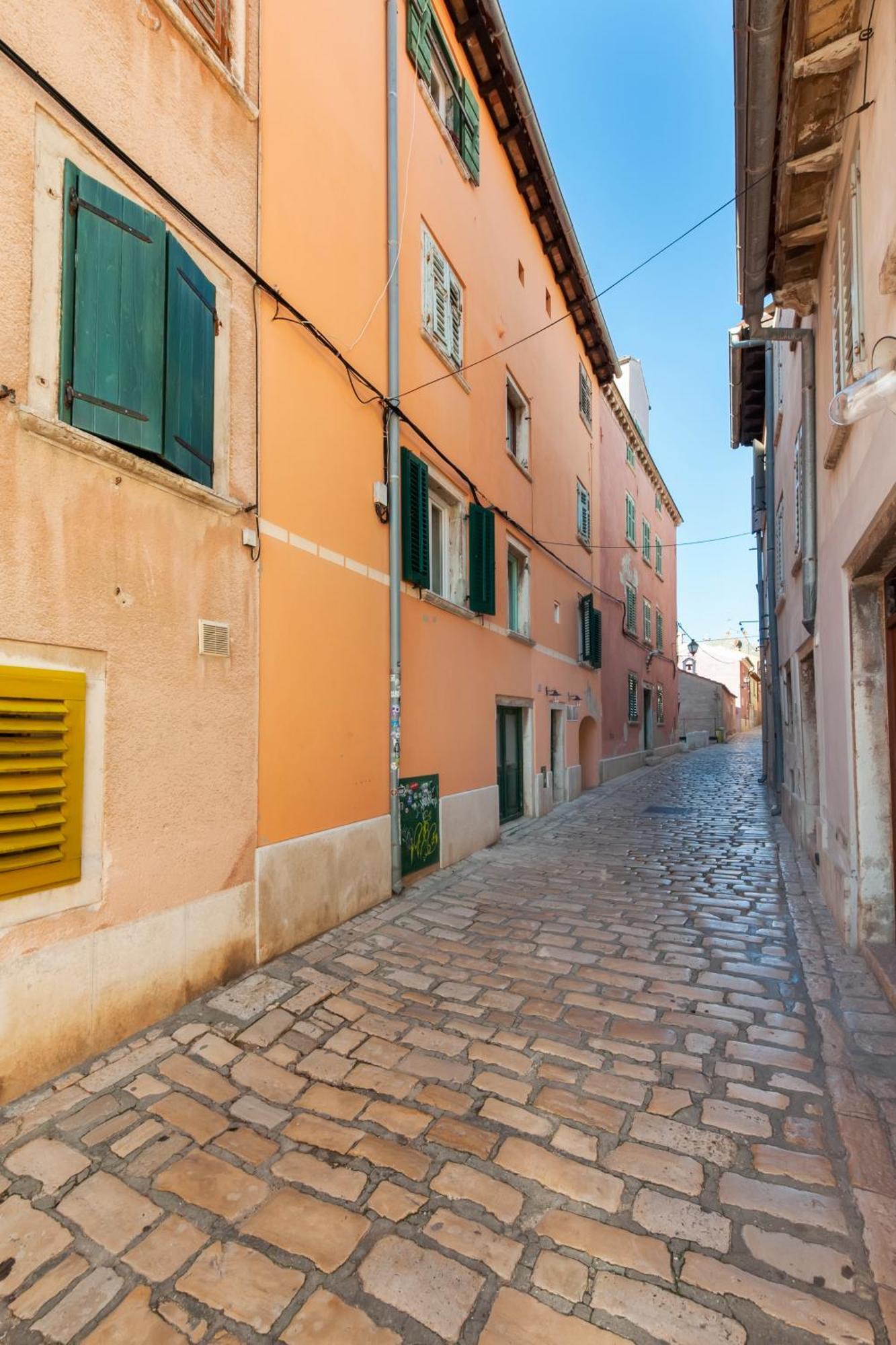 Apartment Mediterraneo ロヴィニ エクステリア 写真