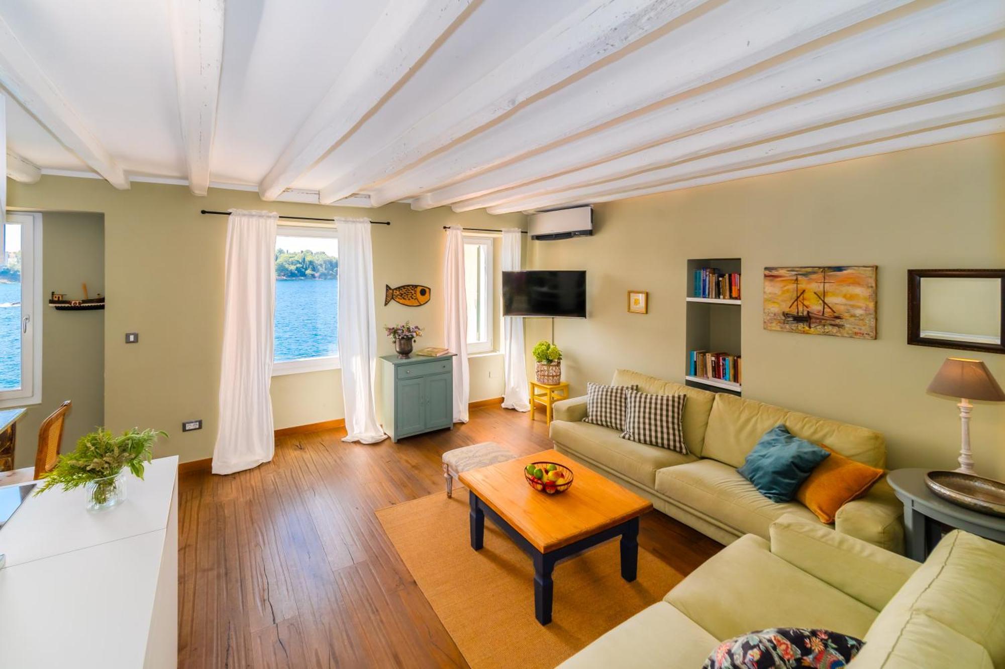Apartment Mediterraneo ロヴィニ エクステリア 写真