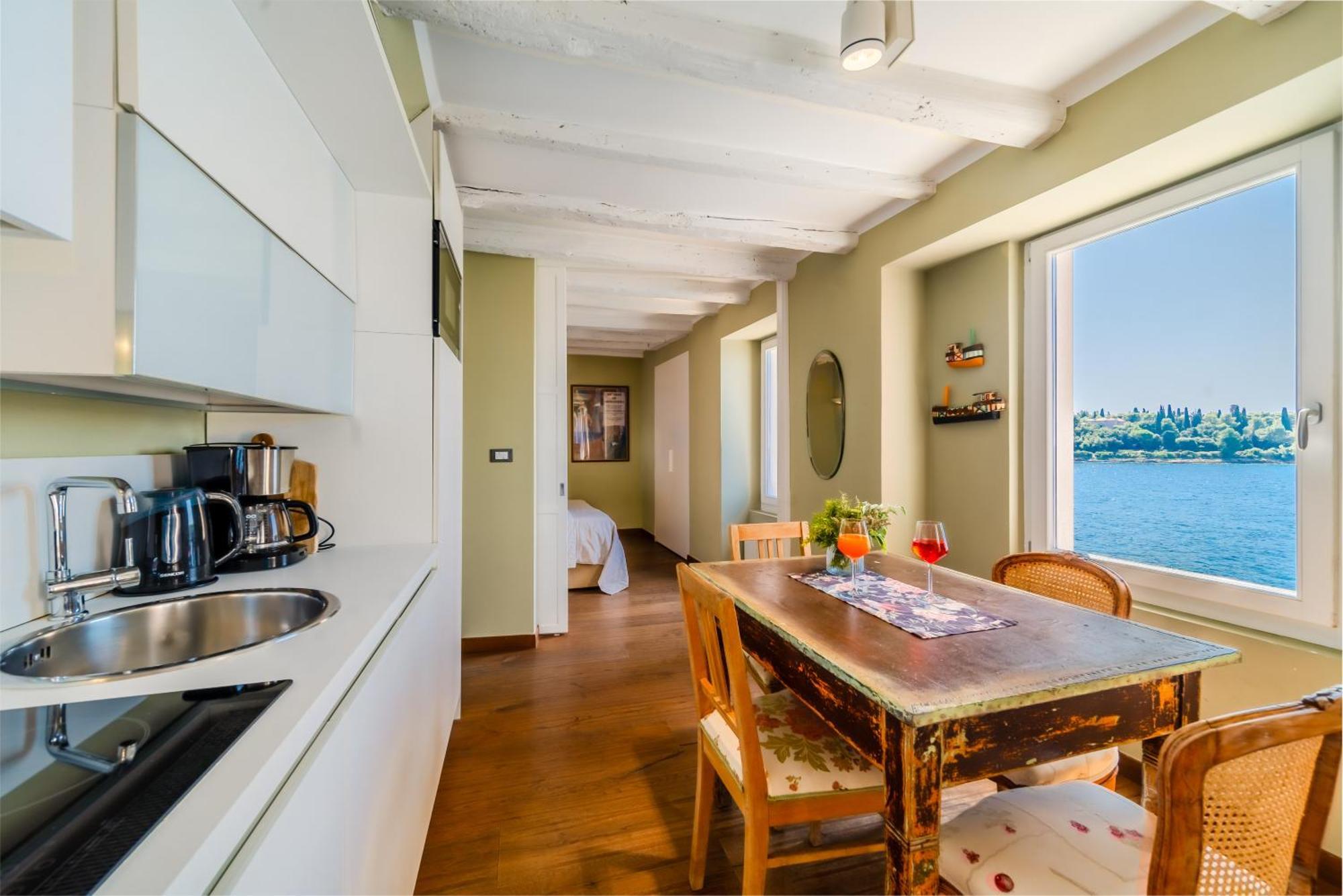Apartment Mediterraneo ロヴィニ エクステリア 写真
