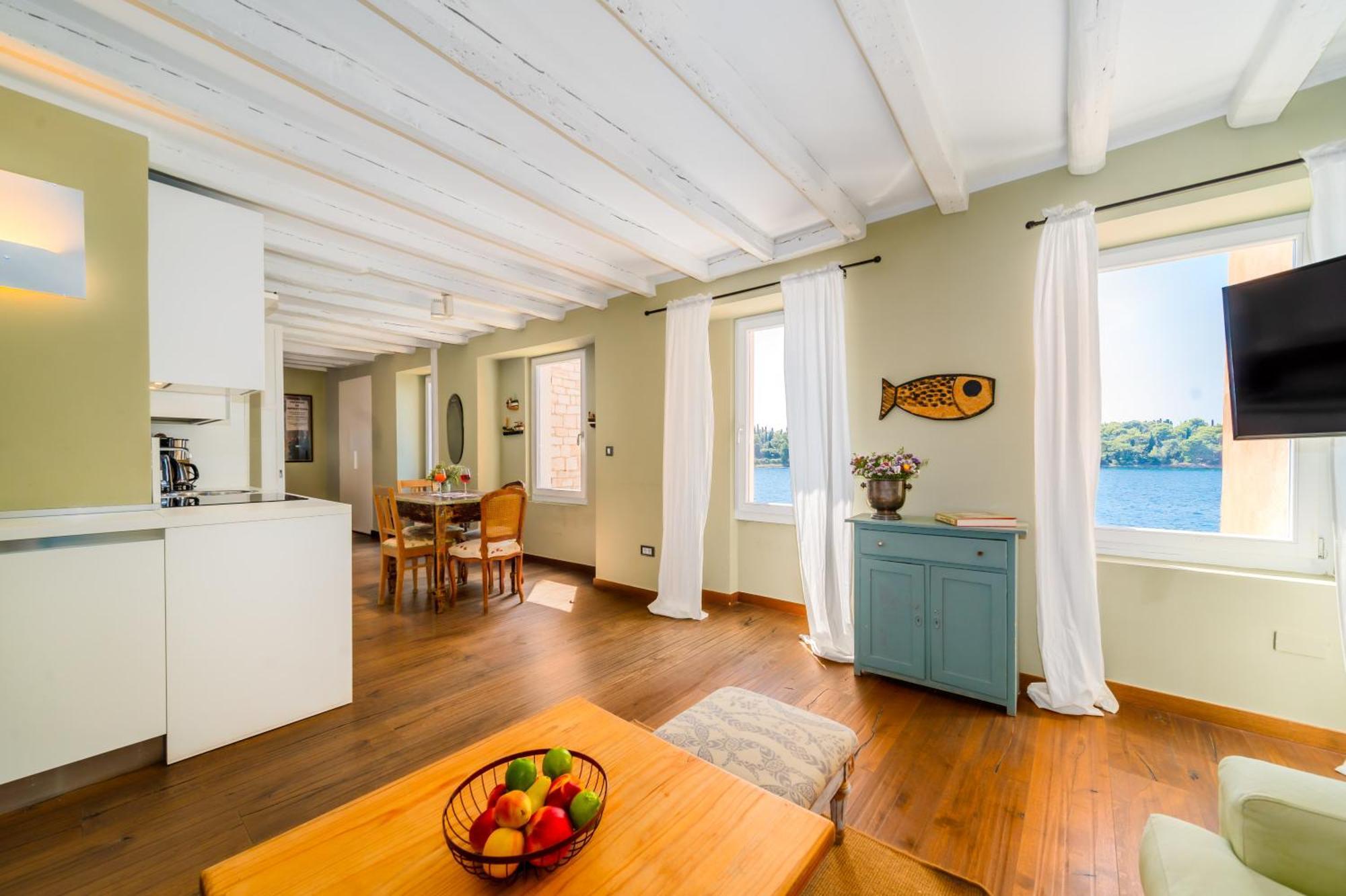 Apartment Mediterraneo ロヴィニ エクステリア 写真